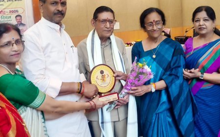 Prayagraj : आरोही संस्कृति संगम ने प्रयागराज में पांच महिला विभूतियों को सम्मानित किया