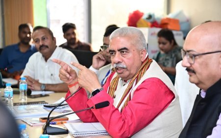 Lucknow : मंत्री राकेश सचान ने की मुख्यमंत्री युवा उद्यमी विकास अभियान की समीक्षा, बैंक प्रगति पर जताई नाराजगी, सख्त कार्रवाई के निर्देश