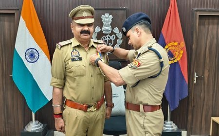 Hardoi: उत्कृष्ट सेवा पदक से सम्मानित हुए निरीक्षक शेष नाथ सिंह।