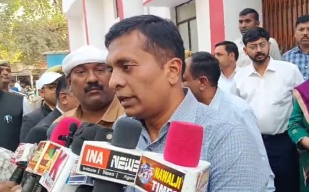 Ballia: विकास कार्यों व स्वास्थ्य सेवा मे लापरवाही पर कमिश्नर सख्त, अवैध गतिविधियों पर कार्रवाई के दिये निर्देश।