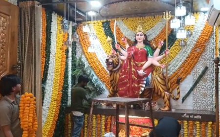 Sambhal : नवरात्र से पहले सजा सम्भल का चामुंडा मंदिर, रोज़ाना हजारों श्रद्धालुओं के पहुंचने की उम्मीद