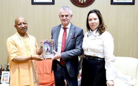 Lucknow : मुख्यमंत्री योगी से कनाडा के उच्चायुक्त की मुलाकात, यूपी में निवेश व टेक्नोलॉजी सहयोग पर जोर