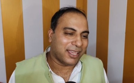 Sambhal: धुरंधर फिल्म पर विवाद, प्रोड्यूसर अमित जानी का बड़ा बयान—'अतीक अहमद को दिखाना प्रोपेगेंडा नहीं'। 