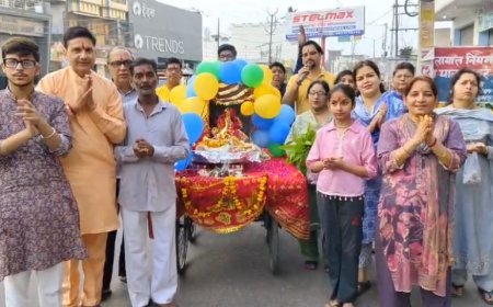 Sambhal: चैत्र नवरात्रि का आगाज़: चामुंडा मंदिर में उमड़ी आस्था, अखंड ज्योत से रोशन माहौल। 