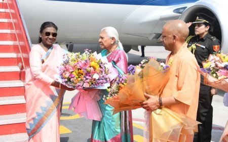 Ayodhya: रामनगरी में राज्यपाल व मुख्यमंत्री ने किया राष्ट्रपति का स्वागत, महापौर ने देश की प्रथम नागरिक को सौंपी ‘नगर की चाबी’। 