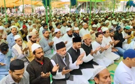 Sambhal : बारिश में भी अदा हुई अलविदा जुमा की नमाज़, सांसद बर्क बोले युद्ध रुकवाने की क्षमता तो आगे आए भारत