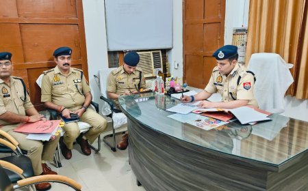 Hardoi : पुलिस महानिरीक्षक किरण एस ने थाना कोतवाली शहर और टडियावां का निरीक्षण किया