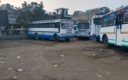 Gonda : मनकापुर बस स्टॉप से बड़गांव पुलिस चौकी तक सड़क किनारे अतिक्रमण हटाने के निर्देश, उद्योग-व्यापारियों की समस्याओं पर तेज कार्रवाई के आदेश