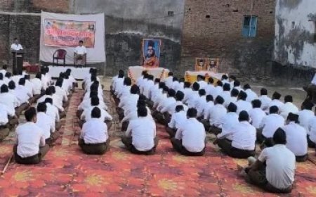 Siddharthnagar : सिद्धार्थनगर में राष्ट्रीय स्वयंसेवक संघ ने वर्ष प्रतिपदा उत्सव मनाया