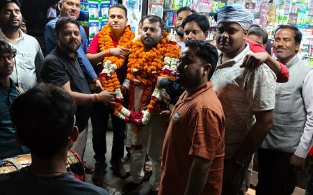 Hardoi : महेंद्र सोनी का जिला उपाध्यक्ष बनने पर संडीला में जोरदार स्वागत