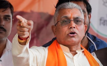 खड़गपुर में दिलीप घोष का ममता बनर्जी पर तीखा प्रहार, 'फर्जी वोटर' और 'चहेते अफसरों' के जाने से बताया सीएम को बेसहारा