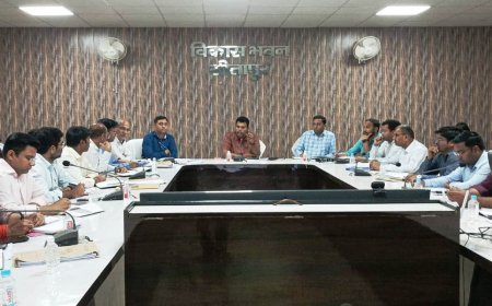 Sitapur : गौशालाओं में गर्मी और लू से बचाव के पुख्ता इंतजाम करें, लापरवाही पर होगी सख्त कार्रवाई: जिलाधिकारी