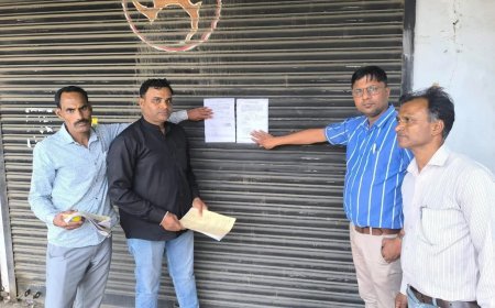 Varanasi : 24 लाख का गृहकर बकाया होने पर वाराणसी नगर निगम ने भवन किया कुर्क, नीलामी की चेतावनी