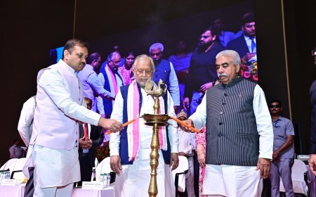 Lucknow : योगी सरकार के 9 वर्ष पूर्ण होने पर वृहद ऋण शिविर का आयोजन, 112 लाभार्थियों को 370 करोड़ रुपये के ऋण वितरित