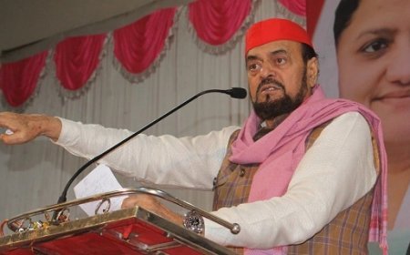 UCC पर अबू आज़मी का कड़ा प्रहार: कहा- 'धर्म एक स्वतंत्र संविधान है, इसमें दखलंदाजी बर्दाश्त नहीं'।