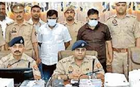 Prayagraj : यूपी बोर्ड की फर्जी वेबसाइट बनाकर ठगी करने वाले गिरोह का भंडाफोड़, दो जालसाज गिरफ्तार