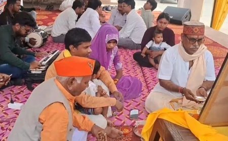 Ambedkarnagar : जलालपुर में श्रद्धा के साथ मनाया गया भगवान राम का जन्मोत्सव, भक्ति भजनों से गूंजा रामलीला मैदान