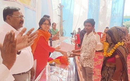 Hardoi: शिक्षा और सम्मान का संगम: सुन्दरपुर विद्यालय में वार्षिकोत्सव में चमके नन्हे सितारे। 