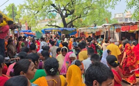 नालंदा में आस्था के बीच पसरा सन्नाटा: मां शीतला मंदिर में भगदड़ से 8 श्रद्धालुओं की मौत, चैत्र के अंतिम मंगलवार को हुआ भीषण हादसा।