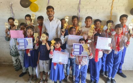 Hardoi: महावीर जयंती पर विद्यालय में प्रगति पत्र एवं सम्मान समारोह सम्पन्न। 