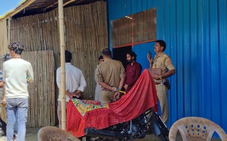 Barabanki : खाटू श्याम मंदिर में शातिर चोरों ने ताला तोड़कर की लाखों की चोरी