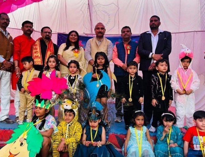 Hardoi: टीआरएस के वार्षिकोत्सव में बच्चों ने मचाई धूम ऑपरेशन सिंदूर सहित हुए विभिन्न कार्यक्रम। 