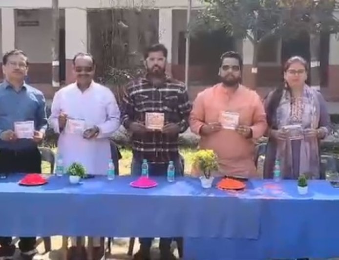 Hardoi: हरदोई की होली में नया रंग: जी म्यूजिक के दो भक्ति गीत लॉन्च, स्वामी कल्याणानंद कॉलेज में हुआ अनावरण। 