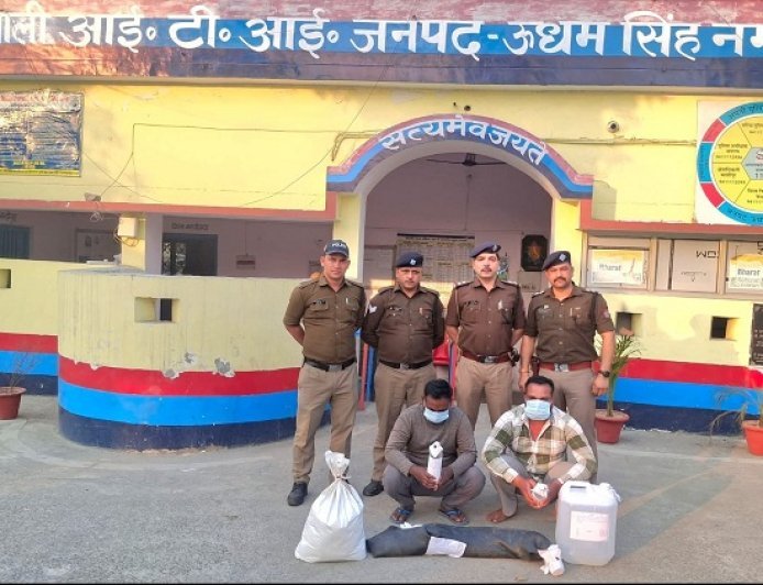 Udham Singh Nagar: कोतवाली आईटीआई पुलिस ने कच्ची शराब के विरुद्ध अभियान चलाकर लगभग 60 लीटर अवैध कच्ची शराब के साथ किया गिरफ्तार।