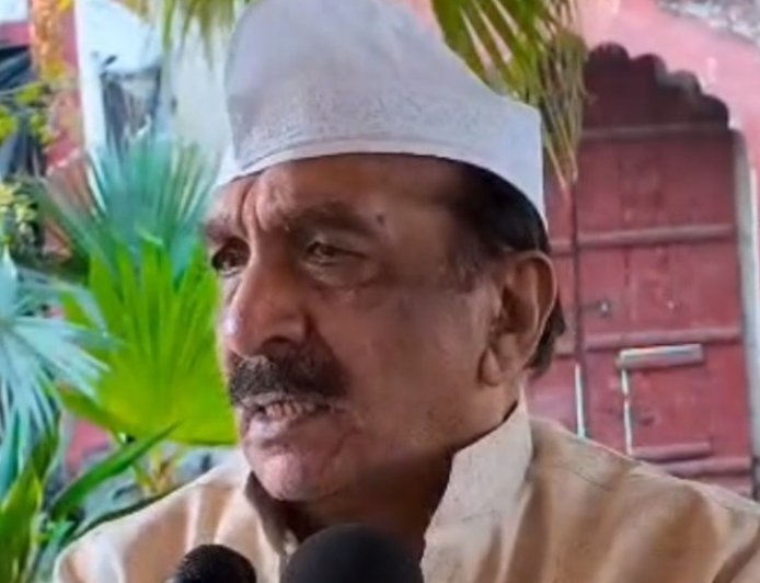 Sambhal: खामेनेई की मौत पर भावुक हुए सम्भल विधायक नवाब इकबाल महमूद, बोले— 'मासूम बच्चों की मौत पर क्यों खामोश है दुनिया?'