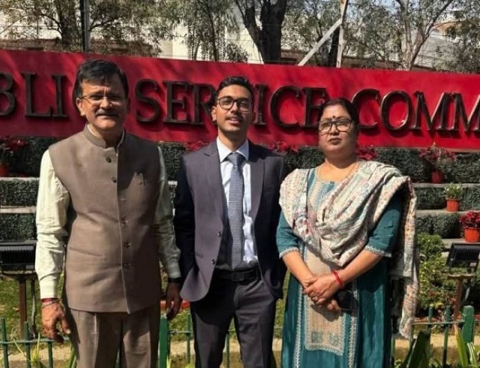 Bihar: समस्तीपुर के अभिषेक सिंह चौहान ने UPSC में हासिल की 102वीं रैंक, जिले का बढ़ाया मान। 