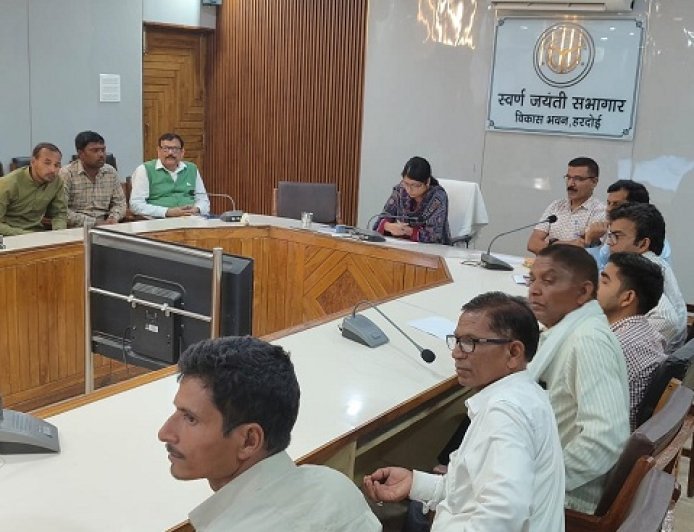 Hardoi: हरदोई में ई-लॉटरी से किसानों की निकली किस्मत, 14 को मिले कृषि यंत्रों का लाभ। 
