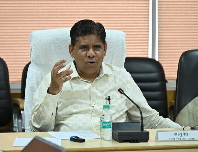 Lucknow: ग्राम्य विकास विभाग की मीडिया कार्यशाला: सोशल मीडिया से योजनाओं के प्रभावी प्रचार का दिया प्रशिक्षण।