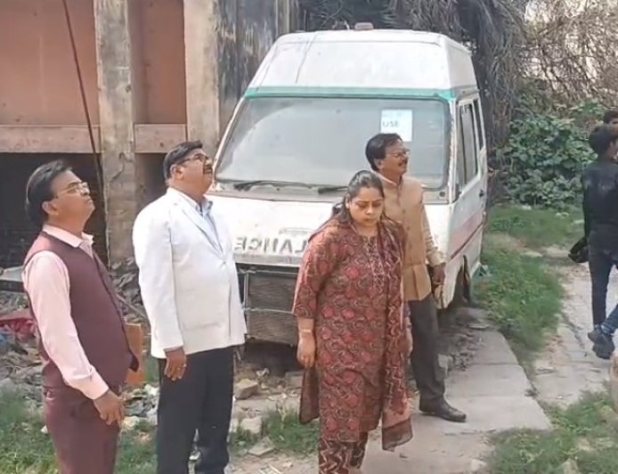 Sambhal: संयुक्त जिला अस्पताल सम्भल का निरीक्षण, मैनपावर और उपकरणों की कमी आई सामने – तीन दिन में शासन को भेजी जाएगी रिपोर्ट। 