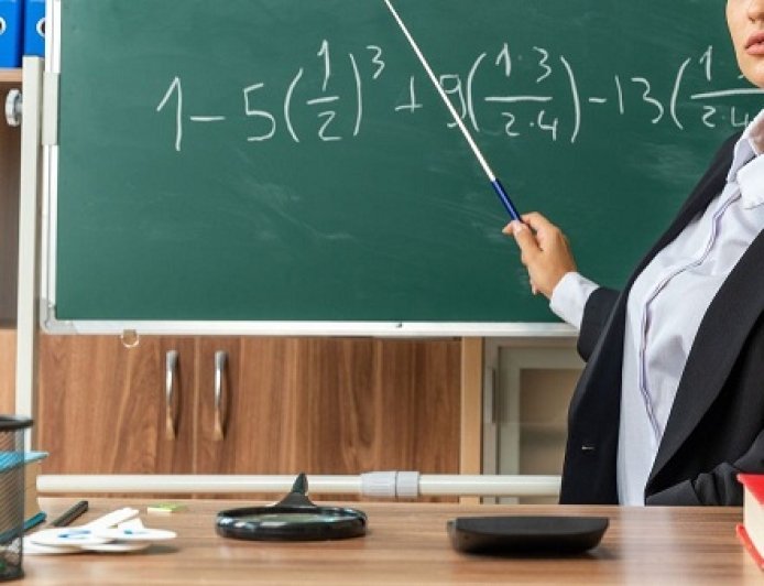 बेंगलुरु प्राइवेट स्कूल में टीचर पर बच्चे को थप्पड़ मारने का आरोप, दूसरी कक्षा के छात्र को मैथ सवाल न बता पाने पर महिला टीचर ने मारा थप्पड़। 