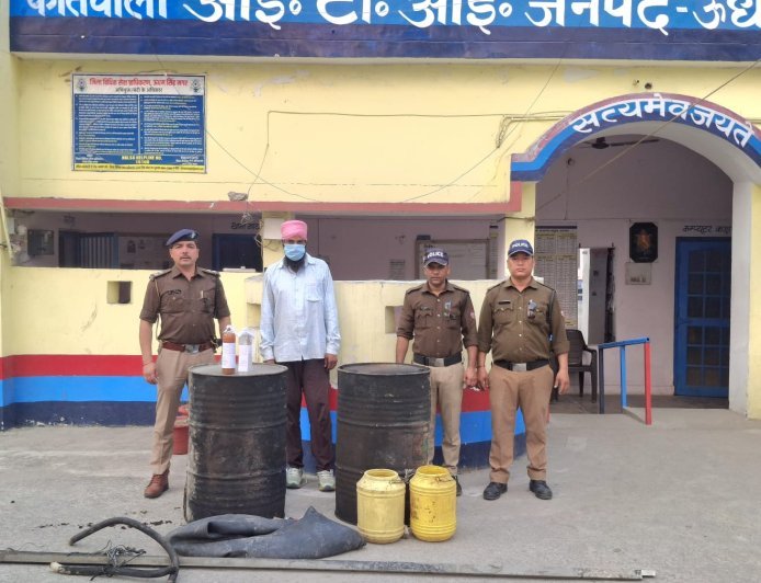 Udham Singh Nagar : कोतवाली आईटीआई पुलिस ने अवैध कच्ची शराब की भट्टी पर छापा, अभियुक्त गिरफ्तार