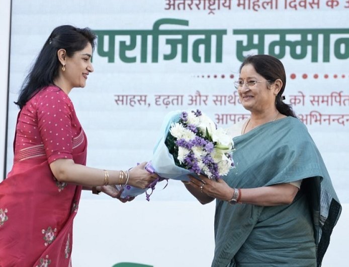 Delhi: अंतरराष्ट्रीय महिला दिवस पर ‘अपराजिता सम्मान समारोह 2026’ का आयोजन, महिलाओं के साहस और उपलब्धियों को मिला सम्मान।