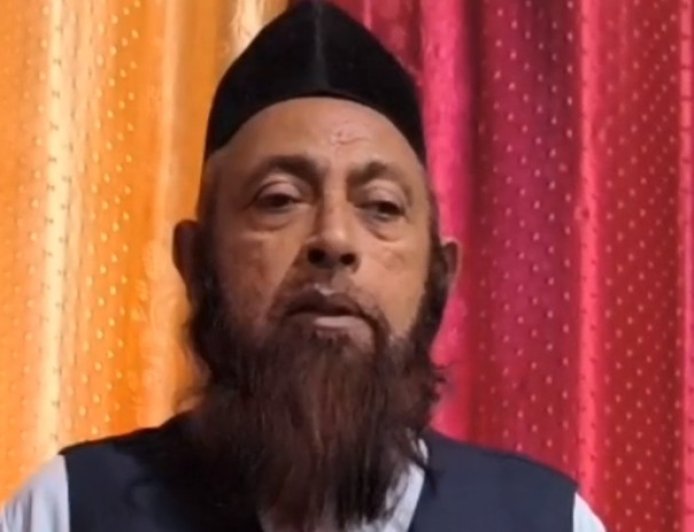 Sambhal: ईदगाह के इमाम मौलाना जहीरुल इस्लाम की अपील, सड़क पर नहीं मस्जिद और ईदगाह में ही अदा करें अलविदा व ईद की नमाज़। 