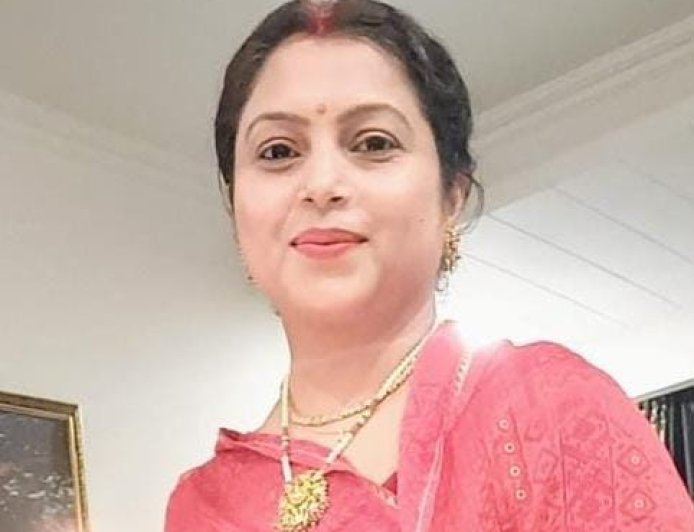 Delhi : केरल,बंगाल जैसे प्रदेशों में खुले आम हो रही गोमांस की बिक्री पहले यहां हो आंदोलन- रीना एन सिंह