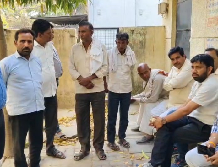 Sambhal : सड़क पर बाइकों से स्टंट बना मौत का कारण, इंटर कॉलेज कर्मचारी की दर्दनाक मौत