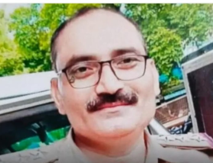 Prayagraj: शिकायत लेकर गई युवती से कथित बदसलूकी, एसएचओ पर लगे आरोपों की जांच शुरू।