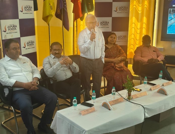 Barabanki : सेठ एम आर जयपुरिया स्कूल ने 10 वर्ष पूरे किए, शिक्षा को सेवा मानकर बच्चों को बेहतर भविष्य दे रहा