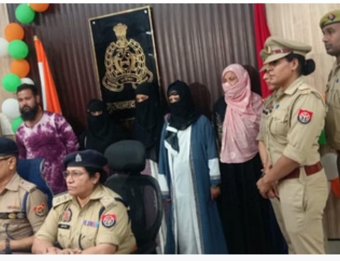 Moradabad : मुरादाबाद में पति-पत्नी और बहन ने चलाया हनीट्रैप गिरोह, पांच लोग गिरफ्तार