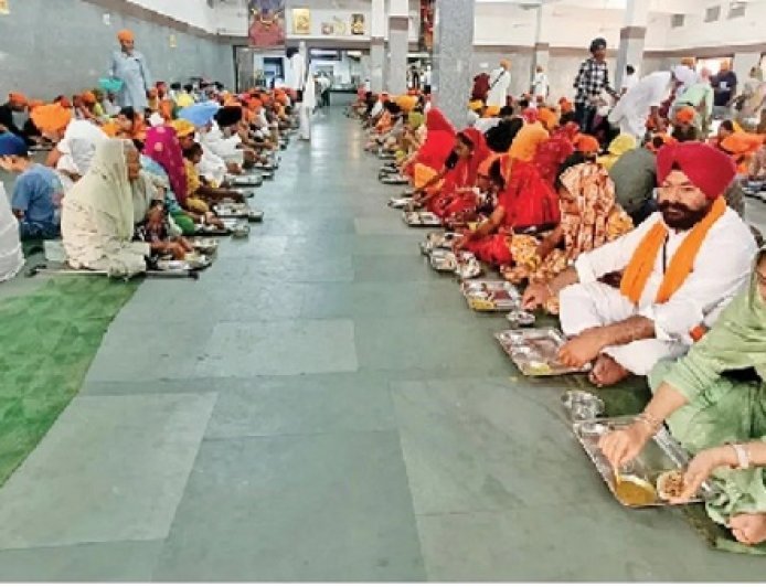 घर में गैस की किल्लत से परेशान पटनावासी: गुरुद्वारा पटना साहिब का लंगर बना जीवन रक्षक, 24 घंटे चल रही सुविधा। 