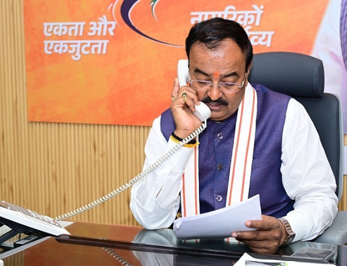 Lucknow: जनता दर्शन में उप मुख्यमंत्री केशव प्रसाद मौर्य ने सुनीं फरियादियों की समस्याएं, त्वरित समाधान के दिए निर्देश। 