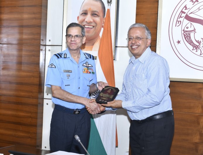 Lucknow : मुख्य सचिव से राष्ट्रीय रक्षा महाविद्यालय, नई दिल्ली के प्रशिक्षु अधिकारियों ने की शिष्टाचार भेंट