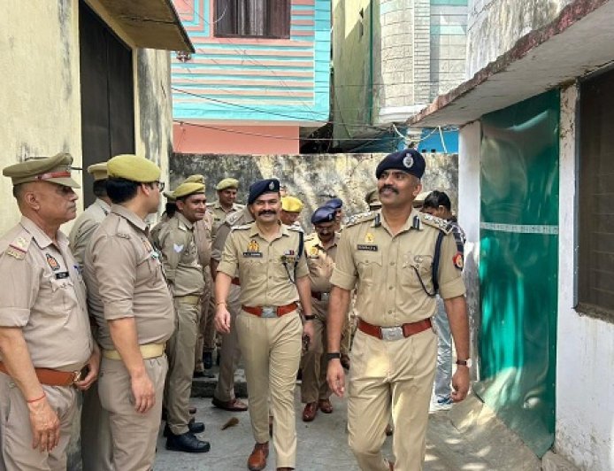 Sambhal: सम्भल पुलिस का प्रदर्शन ‘एक्सीलेंट’: डीआईजी मुनिराज ने वार्षिक निरीक्षण में सराहा, ईद को लेकर अलर्ट रहने के निर्देश।