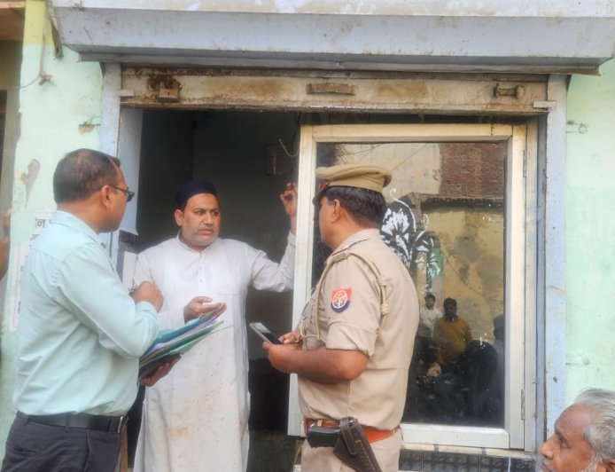 Deoband : देवबंद में अवैध मीट दुकानों पर कार्रवाई, 7 दुकानों पर चालान काटा गया