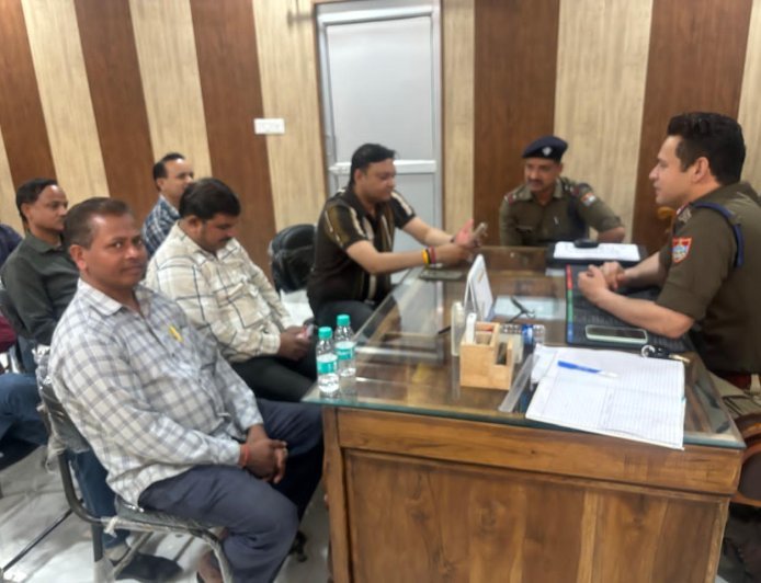 Udham Singh Nagar : सुल्तानपुर पट्टी पुलिस चौकी में व्यापार मंडल के साथ बैठक हुई
