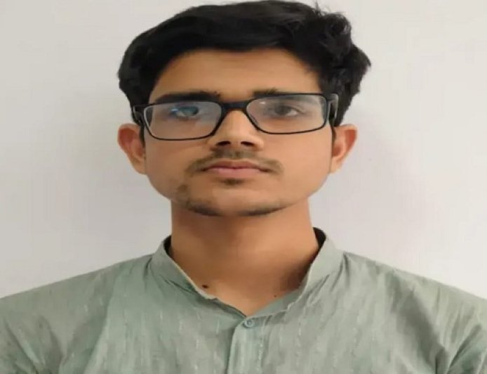 मुरादाबाद में आतंकी नेटवर्क का बड़ा खुलासा: BDS छात्र हारिश अली गिरफ्तार, 50 से ज्यादा युवाओं को जोड़ने का आरोप।