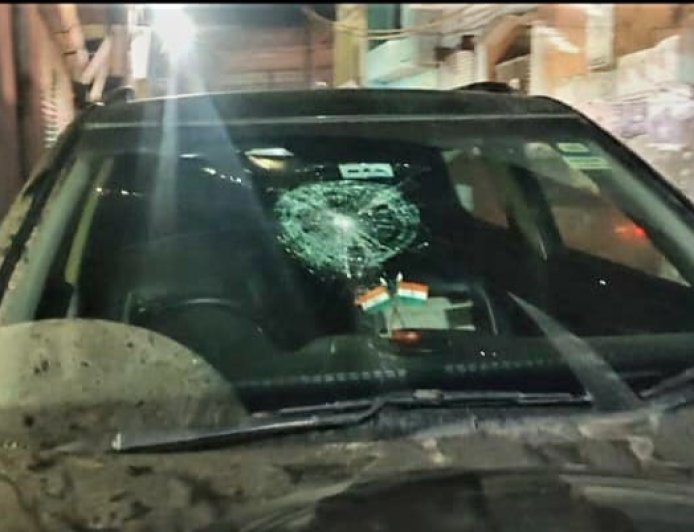 Deoband : दुआ में आए अकीदतमंदों की कारों में तोड़फोड़, मुस्लिमों में रोष